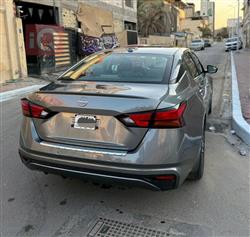 نیسان ئەلتیما